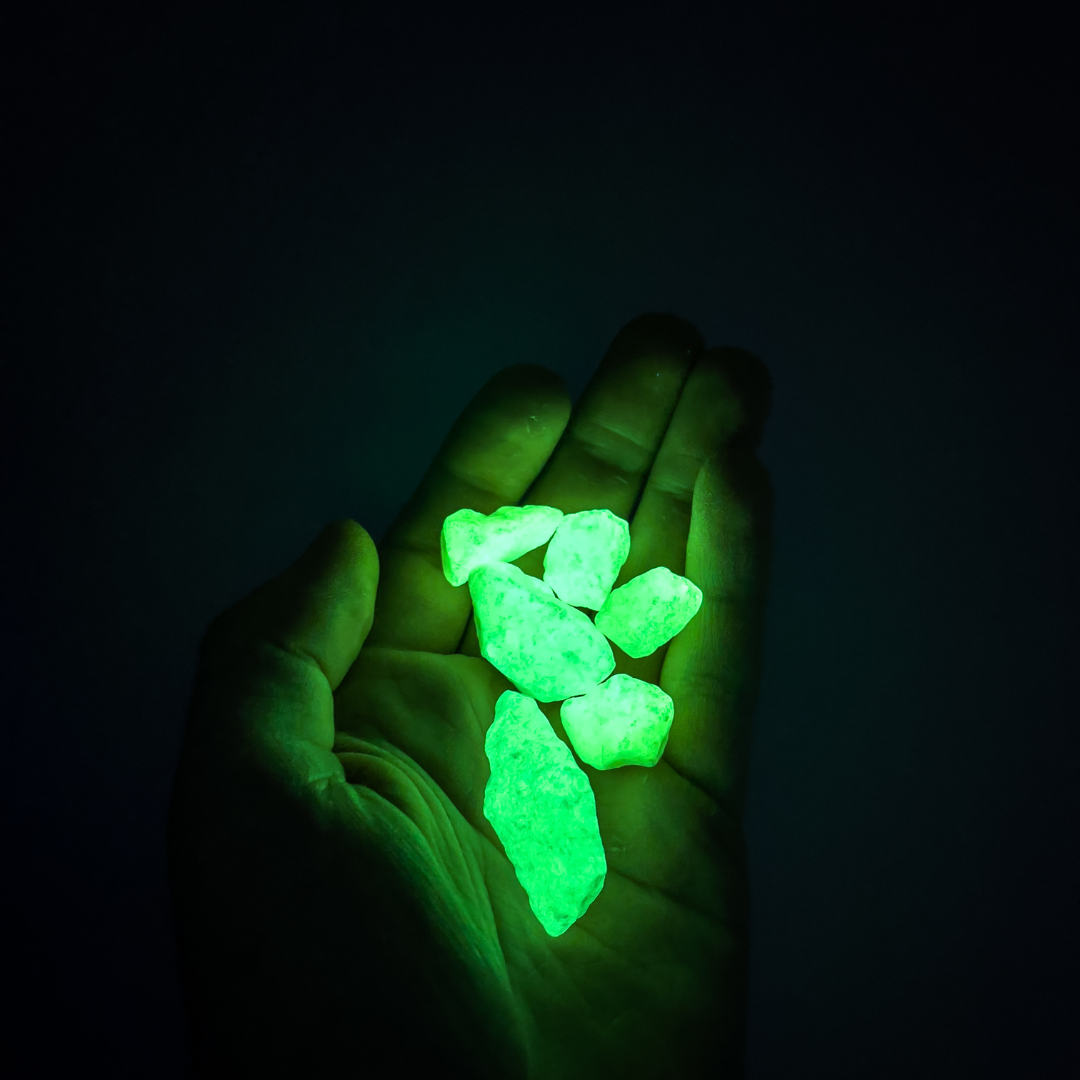 16-25mm Premium Grade Glow in the Dark Aggregates/ Glow Rocks / Glow Gravel / Glow Pebbles / Glow Geodes / Landscaping / Glow chips / Glow Concrete / DIY